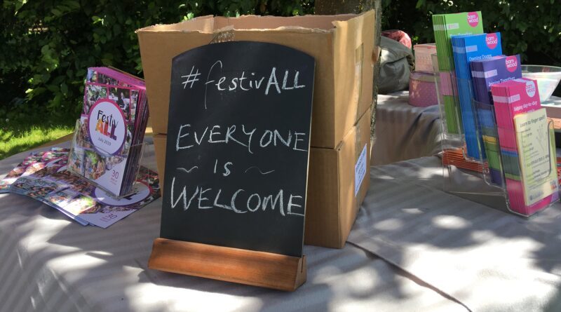Blackboard saying All welcome